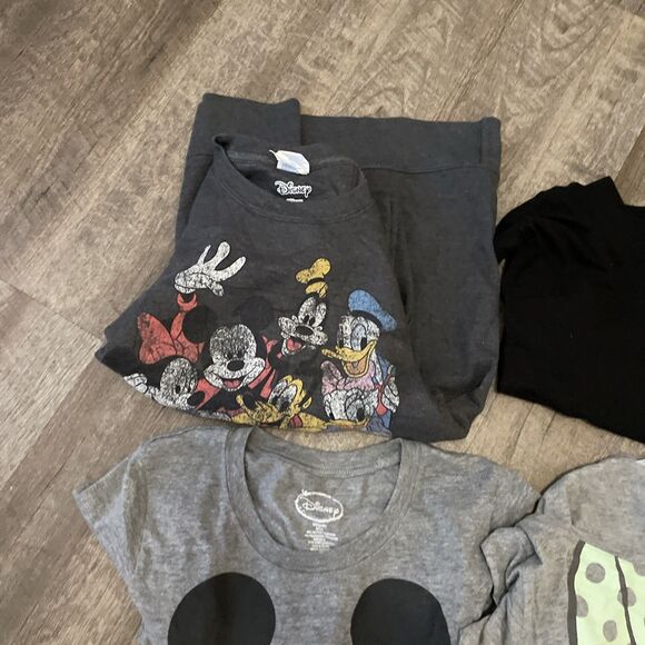 Lot Of 8 Disney Women’s Shirts Tops Size Small Bundle - Picture 8 of 10